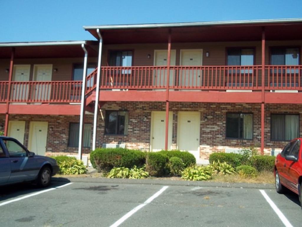 Naugatuck Motor Lodge Экстерьер фото